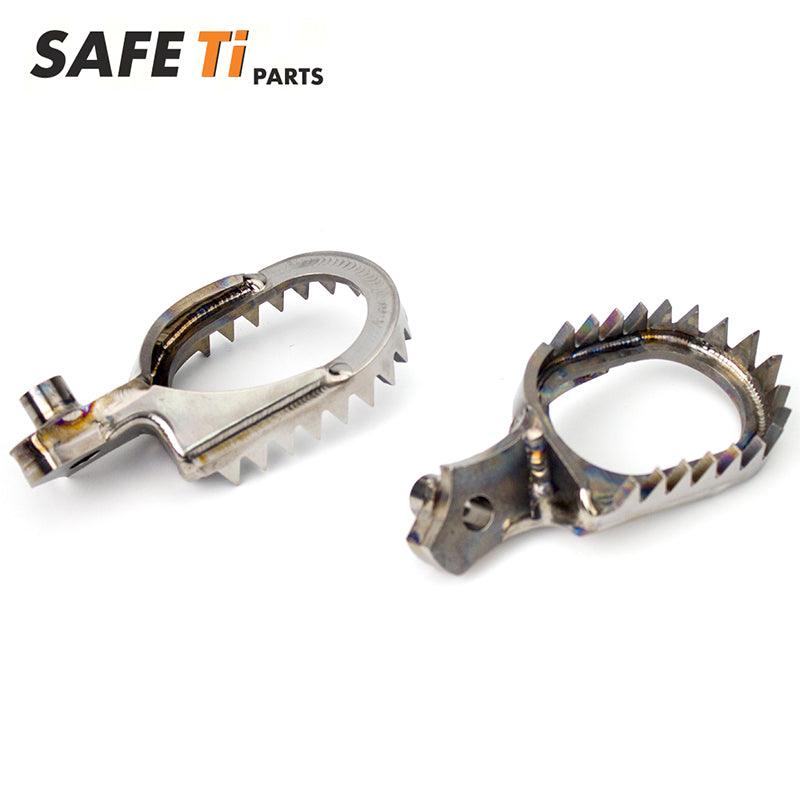 Titanium footpegs for SUZUKI