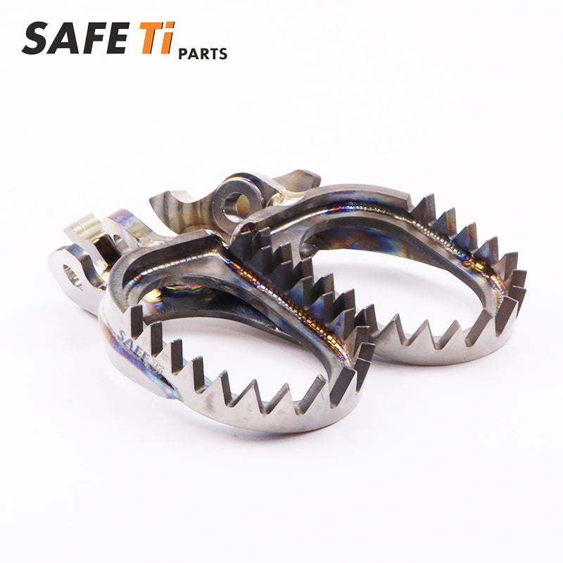 Titanium footpegs for TRIUMPH