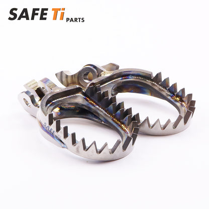 Titanium footpegs for TRIUMPH