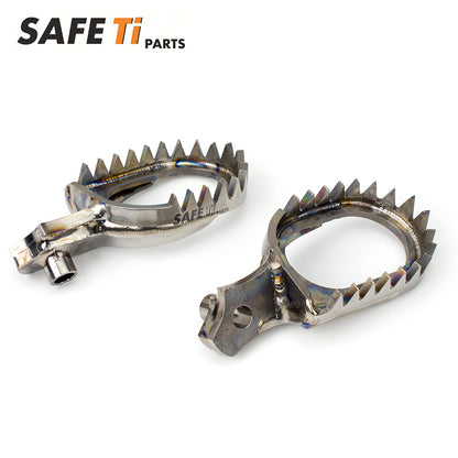 Titanium footpegs for SUZUKI