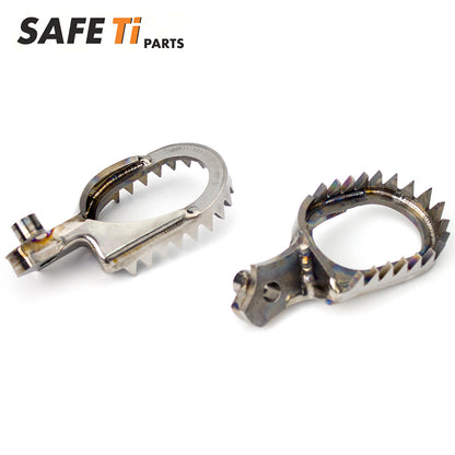 Titanium footpegs for SUZUKI