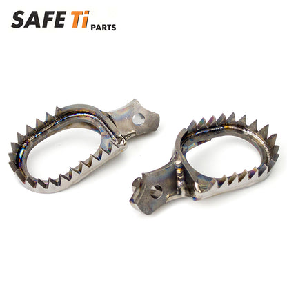 Titanium footpegs for SUZUKI