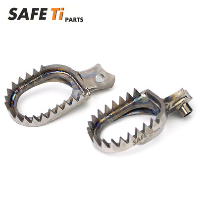 Titanium footpegs for SUZUKI
