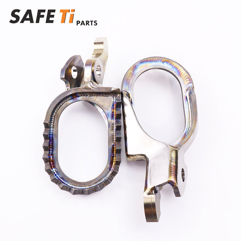 Titanium footpegs for TRIUMPH