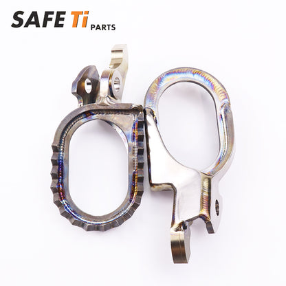 Titanium footpegs for TRIUMPH